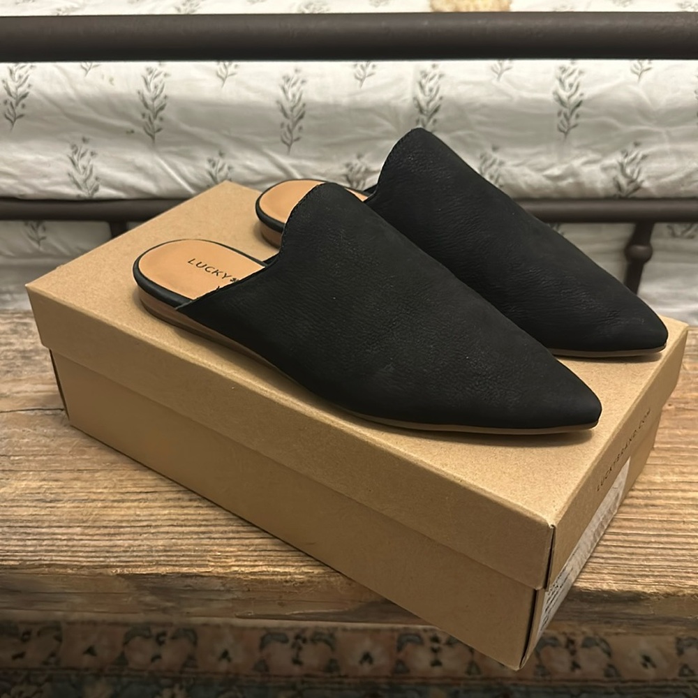 Lucky Brand Slides